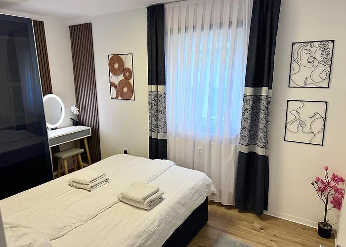 Best Central Apartment - Am Marktplatz - Up To 5 - Next To Frankfurt And Hanau - Coffee And Snacks - Netflix, Prime, Disney
