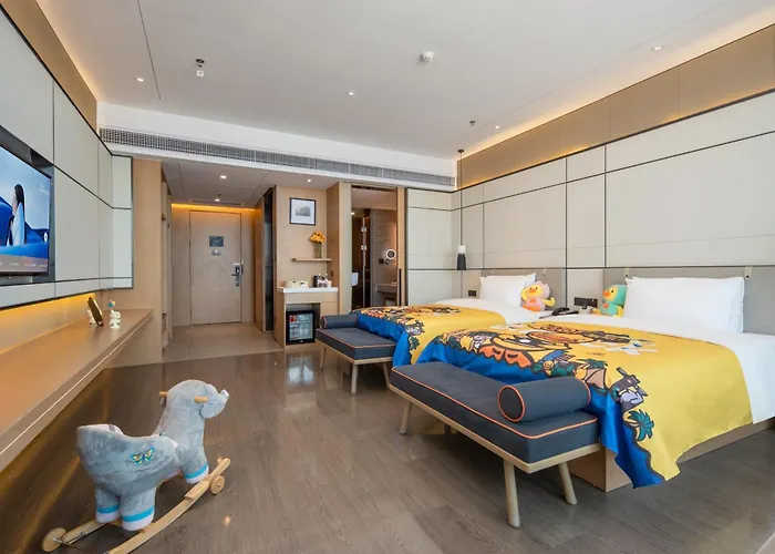 Atour Hotel Zhongshan Ancient Town Huayi Plaza