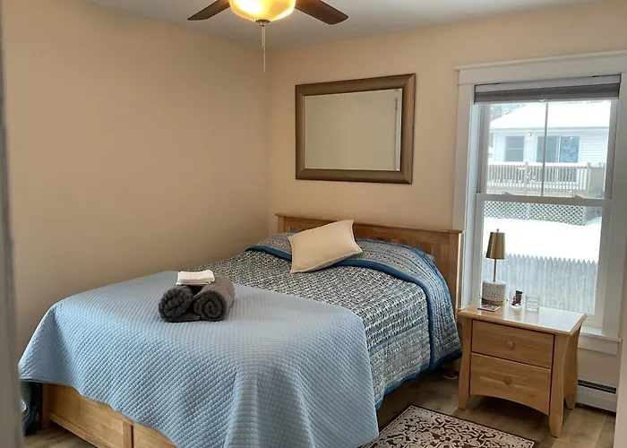 Roberts Lake House Room# 2
