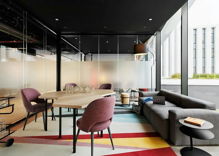 Moxy Alfragide Lisboa