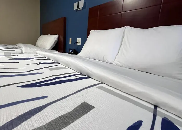 Chaplin Inn & Suites