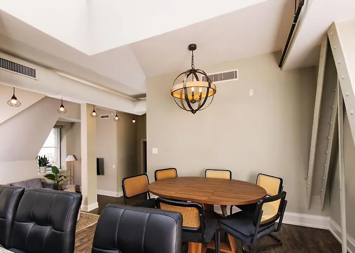 Downtown Luxury 2Br Penthouse Loft - Sleeps 8-9