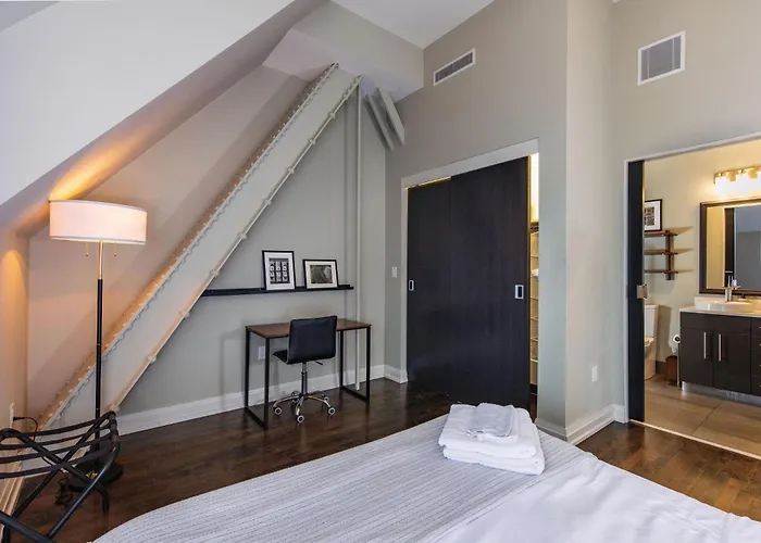 Downtown Luxury 2Br Penthouse Loft - Sleeps 8-9
