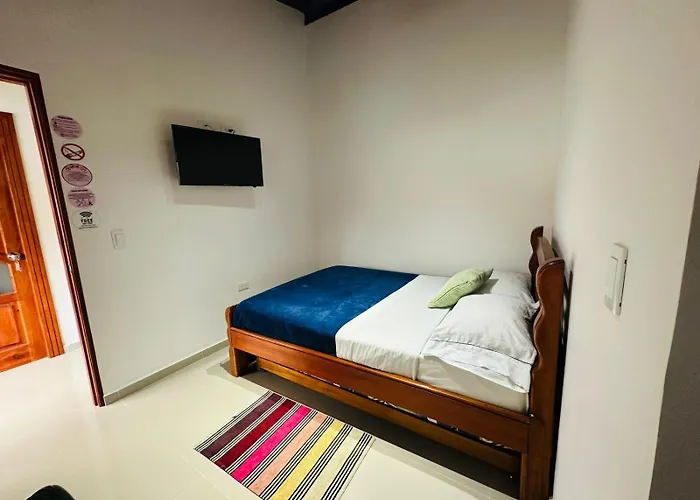 Hotel Jardin De Rosas