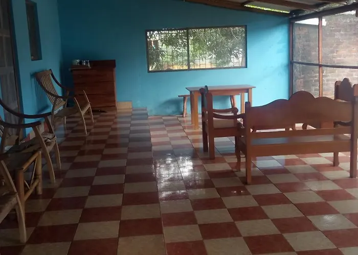 Hostal Casa Pura Vida