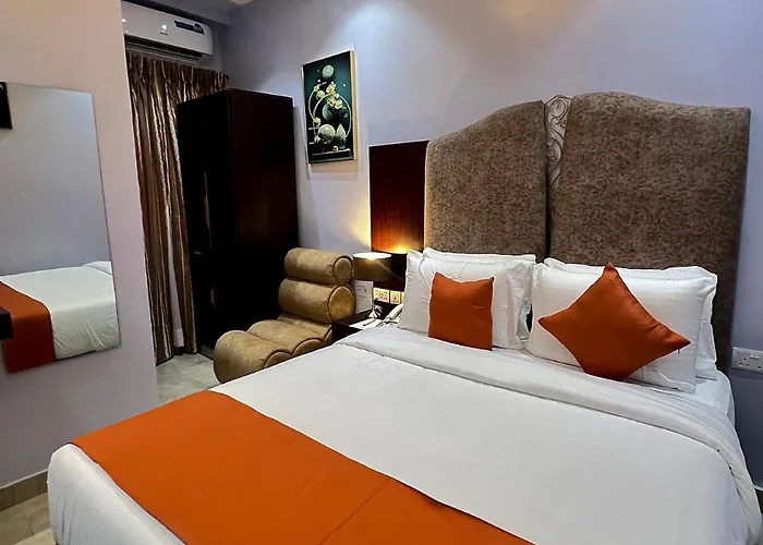 Kaashmeen Hotel & Suite