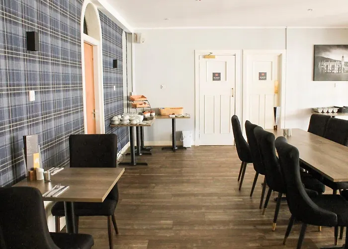 Westend Hotel & Bar