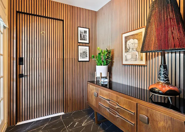 Speakeasy Hotel (Adults Only)