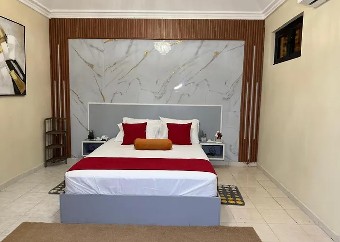 Chic Premium Hotel