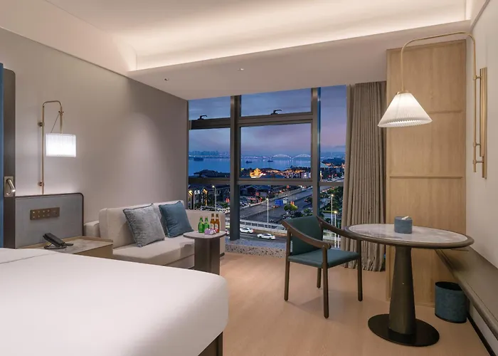 Nanchang Honggutan Mixc Hotel