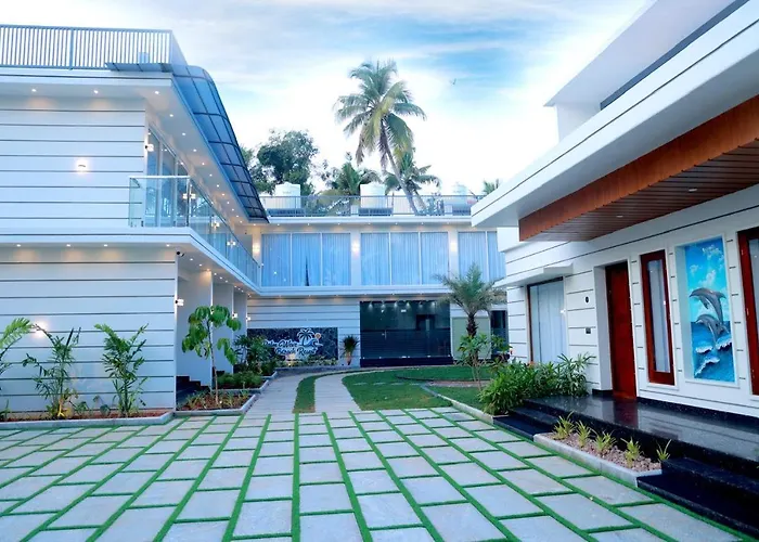 Palm Wave Beach Resort