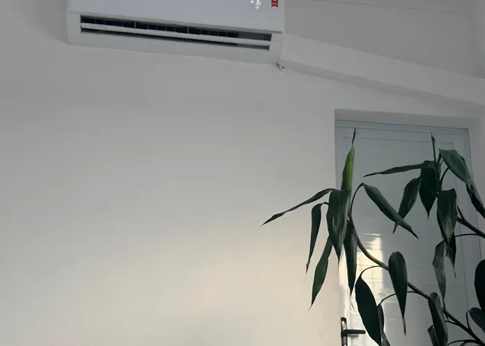 Quarto sem Cama só colchão, Ar Condicionado, Wi-Fi, Banheiro