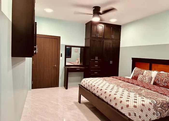Hotel Sea Queen Suite & Golf Cart Rental