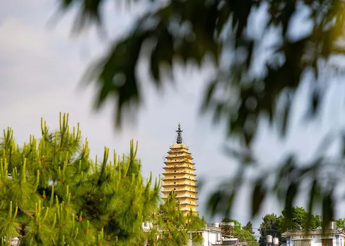 The Windyard Kazan Onsen Hotel-Private Hot Spring Bathtub Close To South Gate Of Dali Ancient Town - Free Pick-Up From Airport & Railway Station For 3 Nights