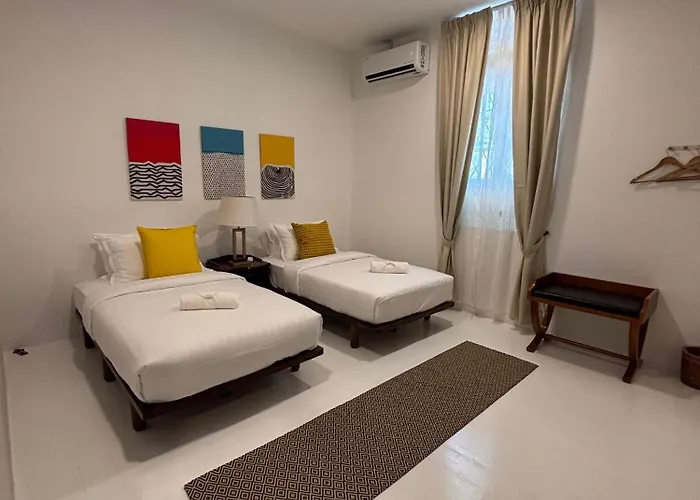 Sunset Beach Retreat & Beach Bistro
