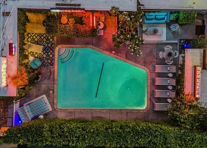 Speakeasy Hotel (Adults Only)