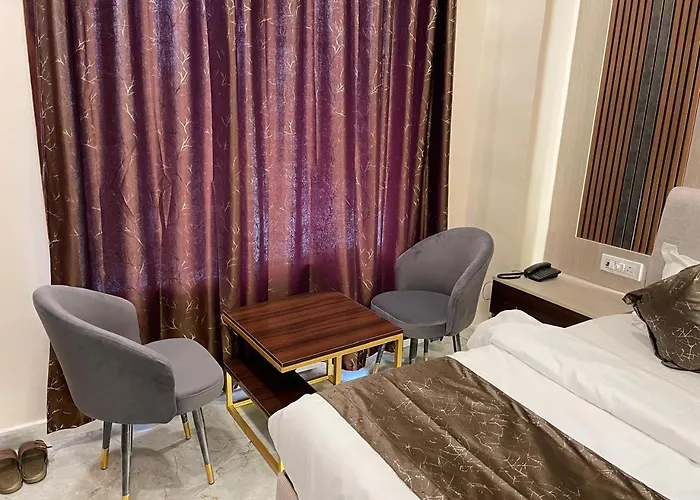 Hotel Highway Retreat