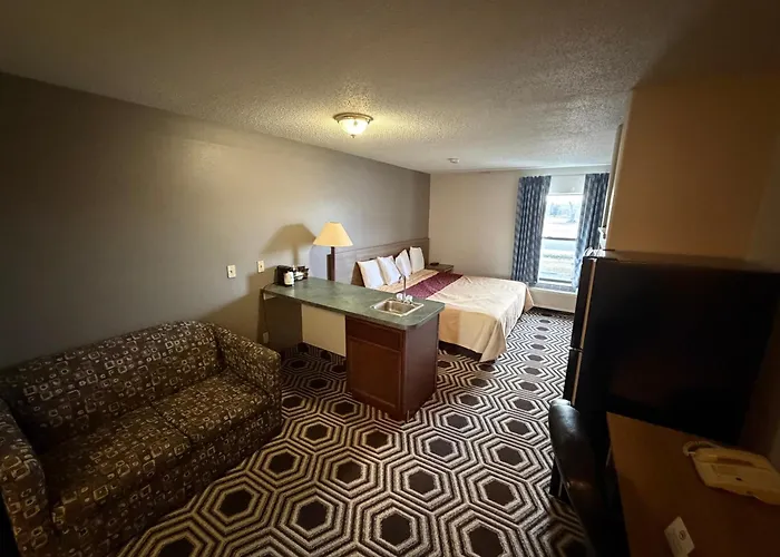 Relax Inn & Suites