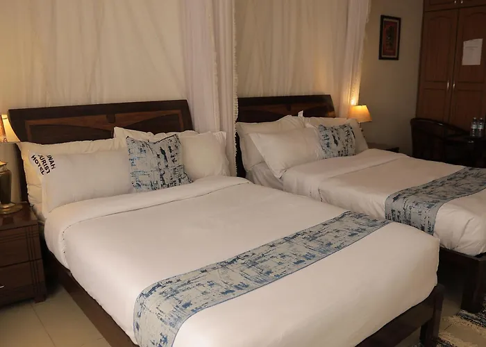 Reinah Tourist Hotel