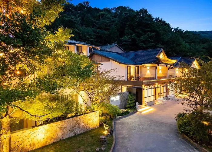 Jade Peak Hot Spring Villa