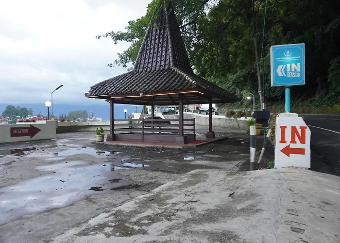 Siantar Hotel Parapat