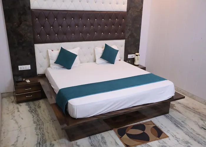 Hotel Chandra Garden