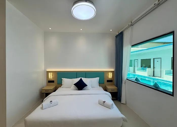Lvis Pool Villa