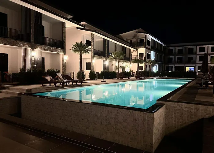 Double Rock Beach Hotel