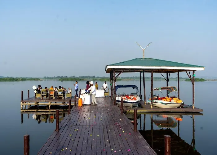 Natural Bamboo Lodge On River Nile Banks In Murchison Falls