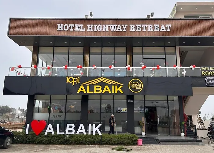 Hotel Highway Retreat
