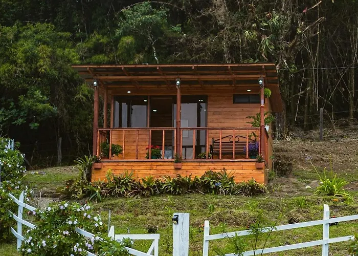 Cerro Lodge & Gardens