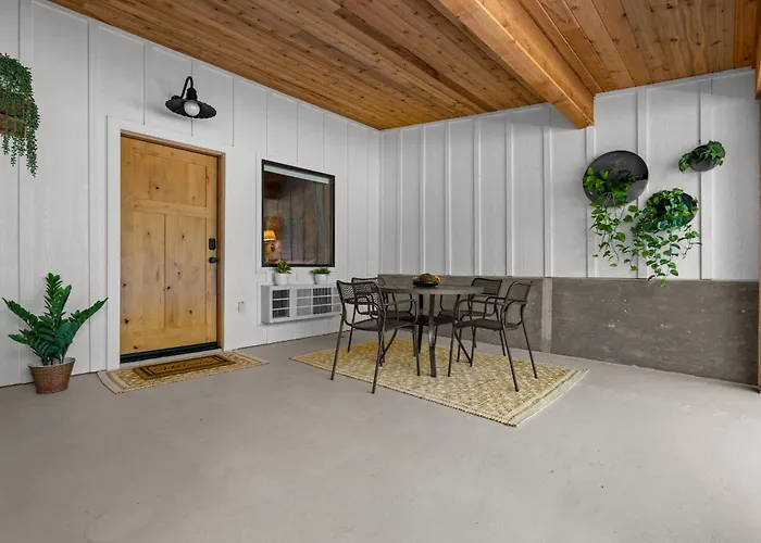 Sommer House Inn-Meadow Room