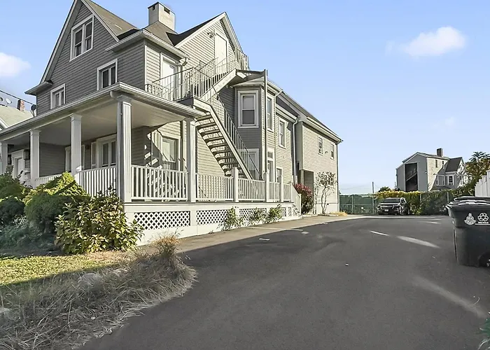 Harbor Haven, Apt #4 - 2Br/1Ba
