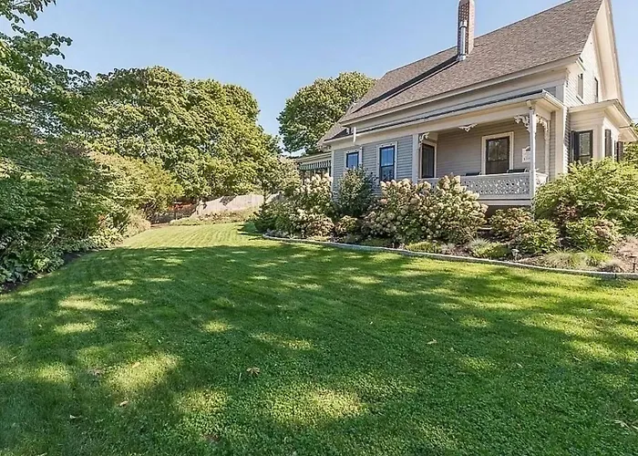 The Mariner|Family Friendly|Backyard|Walk 2 Beach