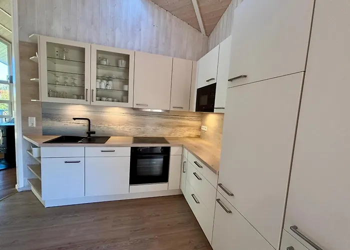 Fjordhaus am See - 6 Schlafzimmer, Seeblick, Sauna und Whirlpool