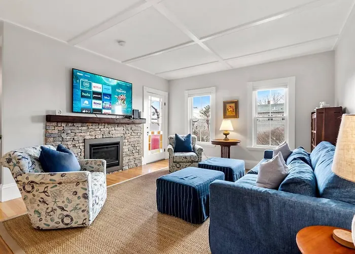 The Mariner|Family Friendly|Backyard|Walk 2 Beach