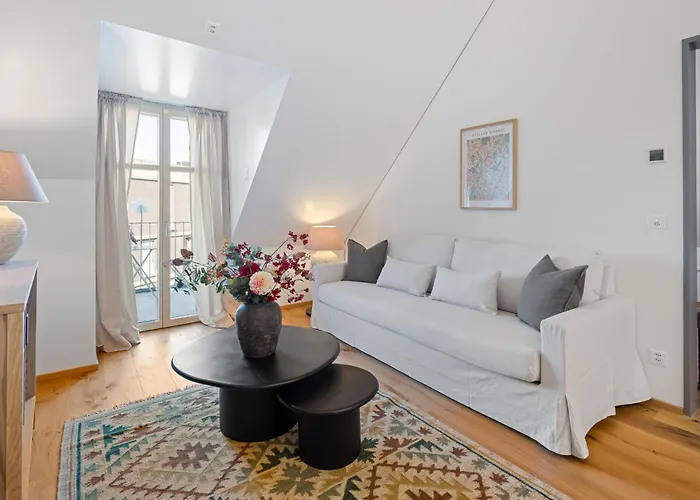 BLIV Exklusive Dachgeschosswohnung im Zentrum
