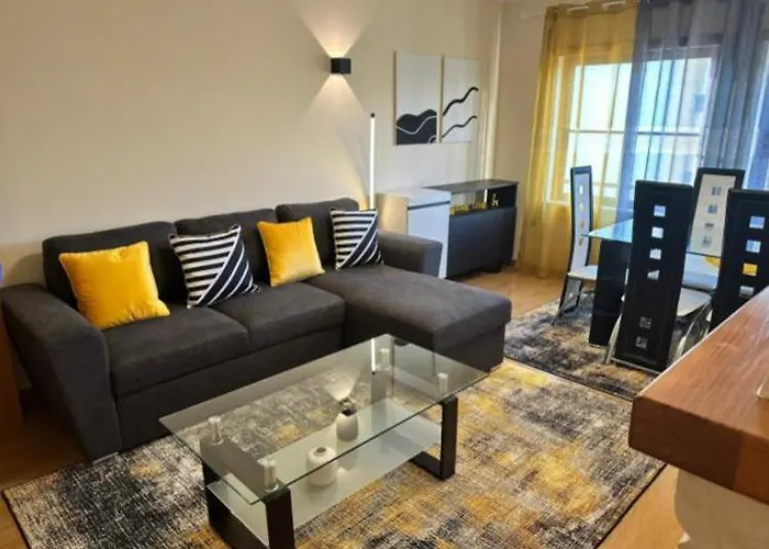 3 Bed, 2 Bath Self Catering Apt In Sines