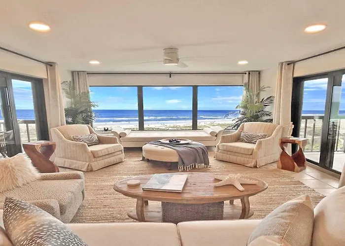 2 King Oceanfront Bedrooms Just Steps To The Ritz!