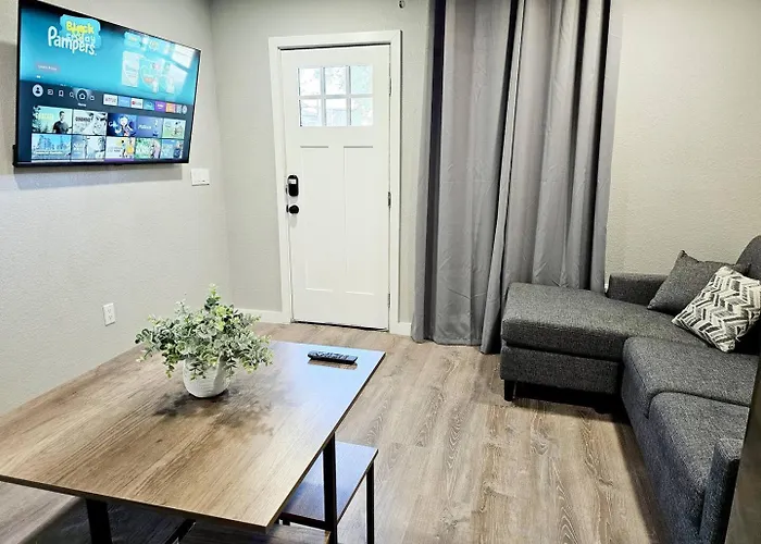 Your Perfect Atx Home Base! 2Br East Austin Gem