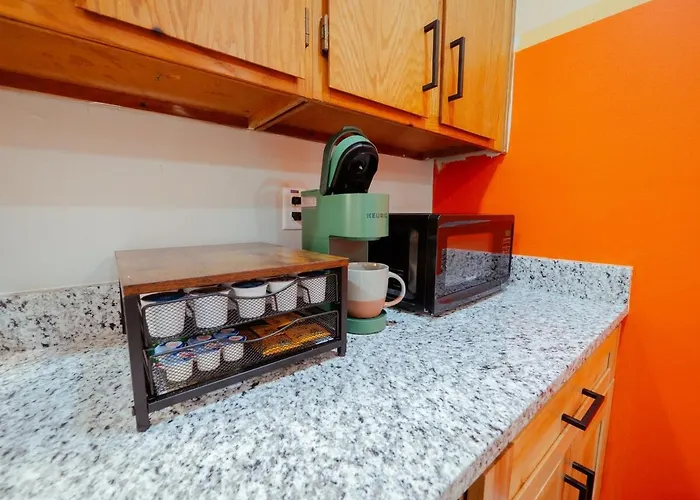 Quiet 2Br Apt - 8Mim To Ku & Mass Street