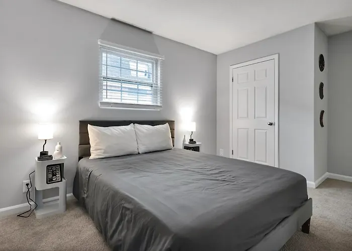 Black And White 1 Bedroom By Ryan Korban