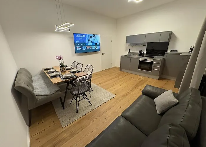 Große City Wohnung Rosenheim 4 Zimmer, 7 Betten