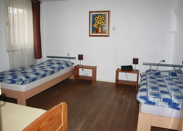Monteur und Ferienhaus für 6 Personen, Parkplätze, WLAN, Nähe Bietigheim, Heilbronn