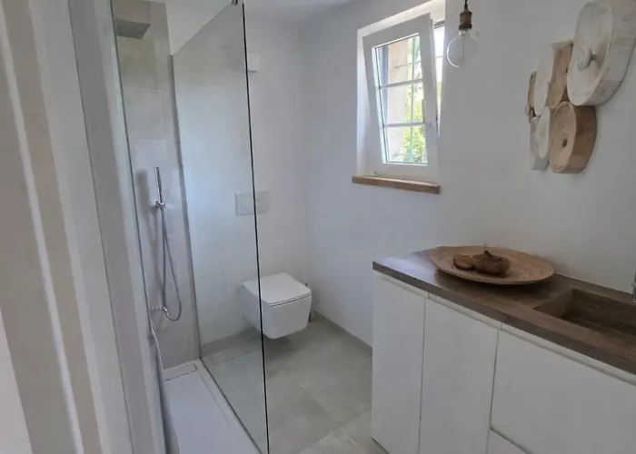 Appartement Vue Piscine A 2 Pas De La Plage