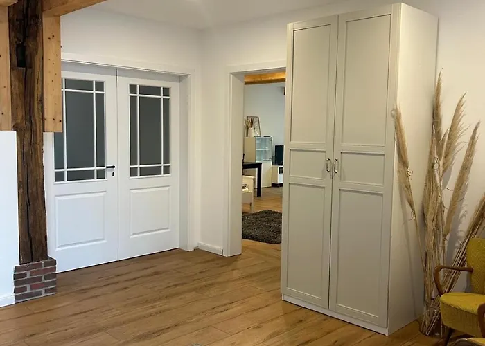 Neues Landappartement - mit Blick in den Garten