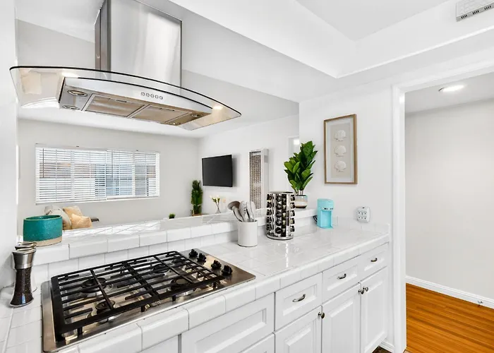 Prime Manhattan Beach 2Br Walk To Beach With Parking