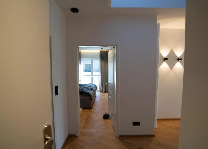 Außergewöhnliches lichtdurchflutetes Penthouse im Zentrum