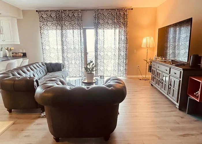 Spacious 2 Bed, 2-Bath Apartment In Monterey Park