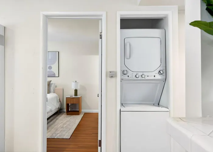 Prime Manhattan Beach 2Br Walk To Beach With Parking